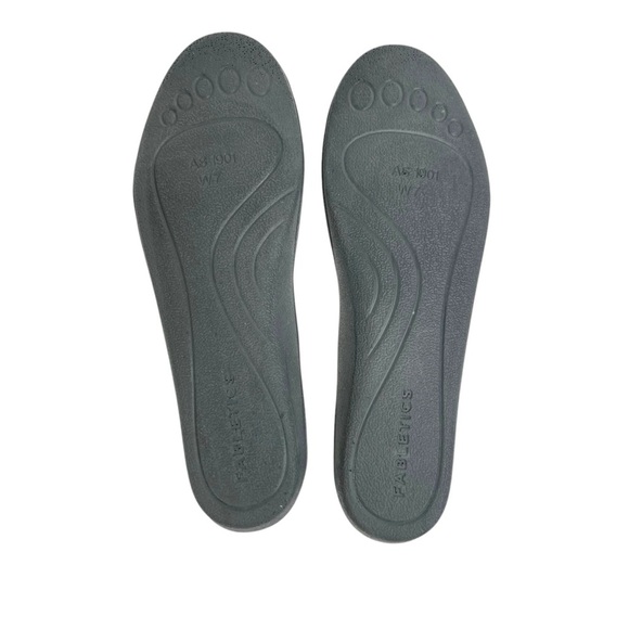 Fabletics Coranado Performance Cream & Tan Sneakers - Picture 13 of 13